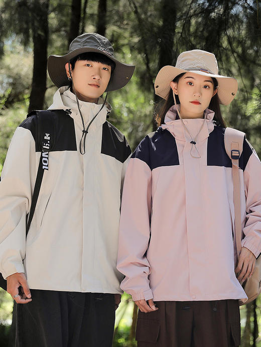 【爆款】冲锋衣情侣外套春秋季新款韩版休闲户外登山运动服男女夹克上衣潮 商品图0