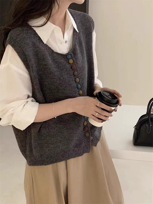 彩扣针织马甲 商品图5