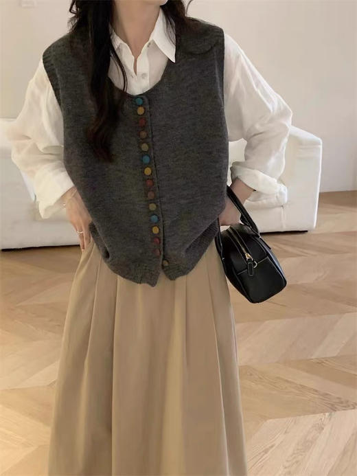 彩扣针织马甲 商品图6