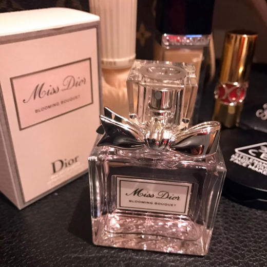 【斩男第一名Dior花漾甜心】Dior迪奥小姐花漾甜心香水!任何人都抗拒不了的甜蜜味道 因为它代表的每一个女孩心里都有座花园费天真、浪漫、有诗意!越南vN渠道版特价清 商品图1