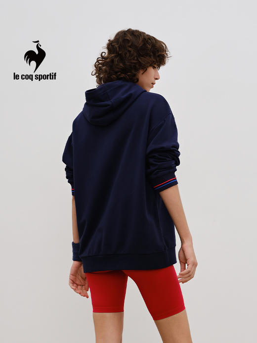 【大都会店】乐卡克 法国公鸡2024男女同款复古运动舒适透气休闲时尚连帽卫衣 L241UCNA2106 商品图3