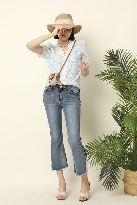 L.Fleuri 蓝色V领蕾丝花边拼接上衣 16825 商品图1