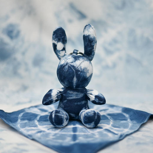 羽诗制造出品 靛蓝万象•浮光扎染兔相框夜灯月饼礼盒套装 商品图2