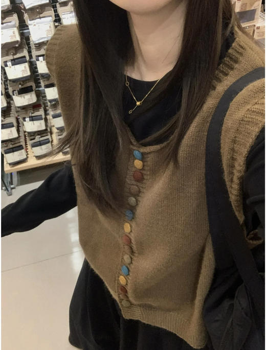彩扣针织马甲 商品图2