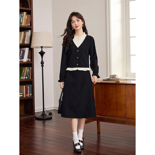 【专属特惠】熙世界法式撞色木耳边拼接假两件衬衫女秋季复古洋气显瘦磨绒上衣 商品图1