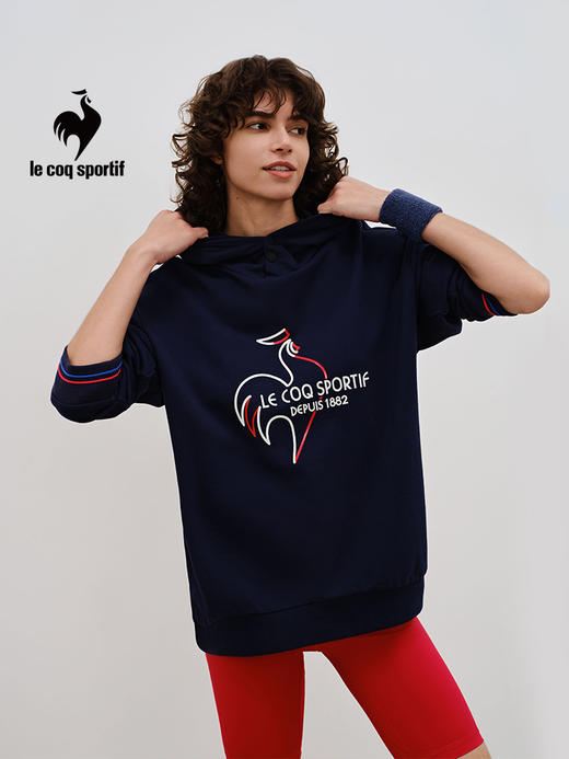 【大都会店】乐卡克 法国公鸡2024男女同款复古运动舒适透气休闲时尚连帽卫衣 L241UCNA2106 商品图2