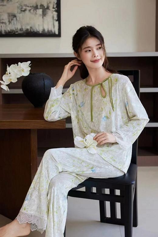 稻草人女款金丝绒家居服 商品图0