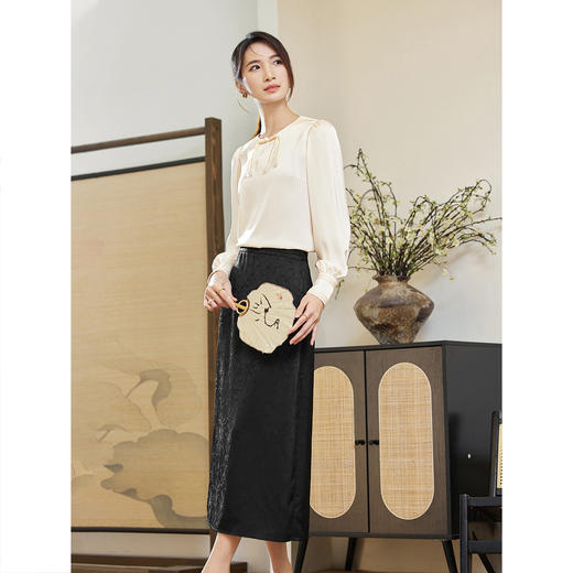 尚都比拉复古优雅小众盘扣上衣光泽感缎面竹叶印花半身裙套装-141Z52987 商品图2