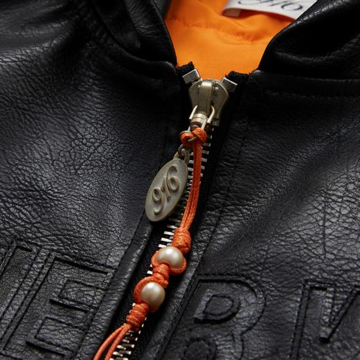 GOODBAI 916 slogan贴布绣带帽仿皮串珠拉链收腰外套 商品图3