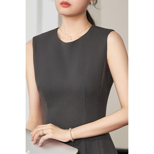 【现货】米思阳2026春季新款简约高级感轻礼服连衣裙气质显瘦背心裙女3797 商品图4