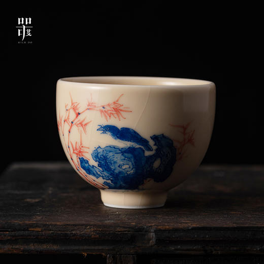 问鼎器度汝窑鹅黄青花博容杯(红竹蓝石图)（缺货） 商品图0