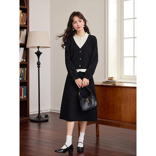 【专属特惠】熙世界法式撞色木耳边拼接假两件衬衫女秋季复古洋气显瘦磨绒上衣 商品图3