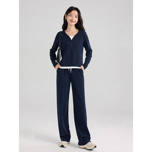 【专属特价】熙世界一整套入秋穿搭秋女装休闲运动风连帽卫衣阔腿裤两件套装 商品图4