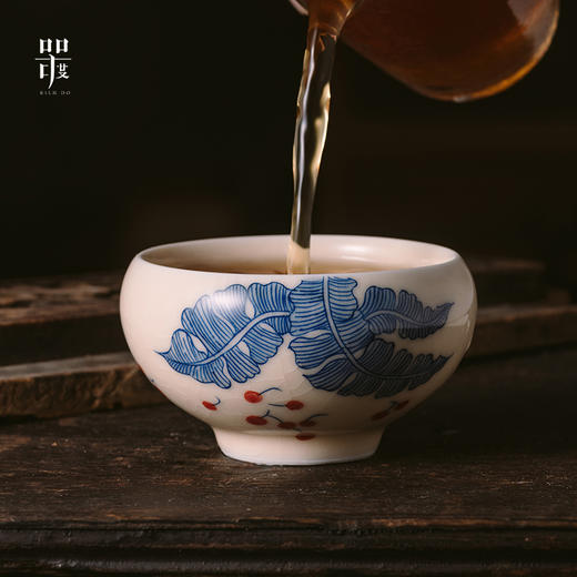 问鼎器度汝窑鹅黄青花平口杯（相思红豆蕉青莲）（鱼藻纹）（缺货） 商品图2