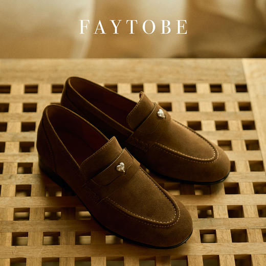 faytobe 「花褶」爱心饰扣绒面乐福鞋复古爱心软底胎牛猄单鞋 商品图7