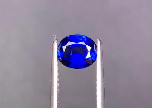 1.06克拉无烧皇家蓝蓝宝石 商品图2