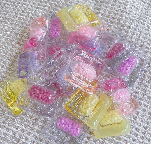 【官方直发】绽家洗衣凝珠留香珠三合一去渍留香洗衣凝珠【1:1送袋装10颗，到手33颗+1包赠品（25g留香珠/30ml洗衣液/三腔凝珠1颗/45ml除jun液，随机发1包）】 商品图4