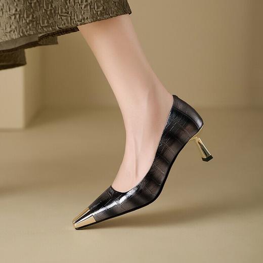 【预售5天】2024新款欧美头层鳄鱼肚头层羊皮性感金属包头气质时尚单鞋QSNX&A663 商品图2
