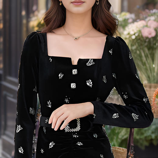 9/7奢姿大码女装2024秋季气质方领时尚连衣裙胖妹妹蝴蝶丝绒简约裙子9943834059 商品图4