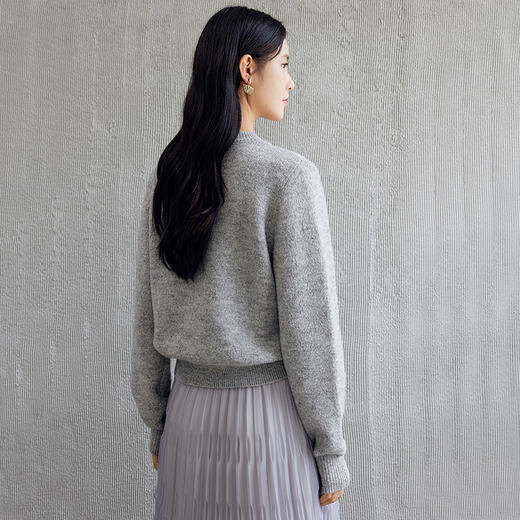 玳莎亮片灰色圆领毛针织衫女2024秋季新款显瘦柔软套头长袖毛衣  EC33302 商品图3