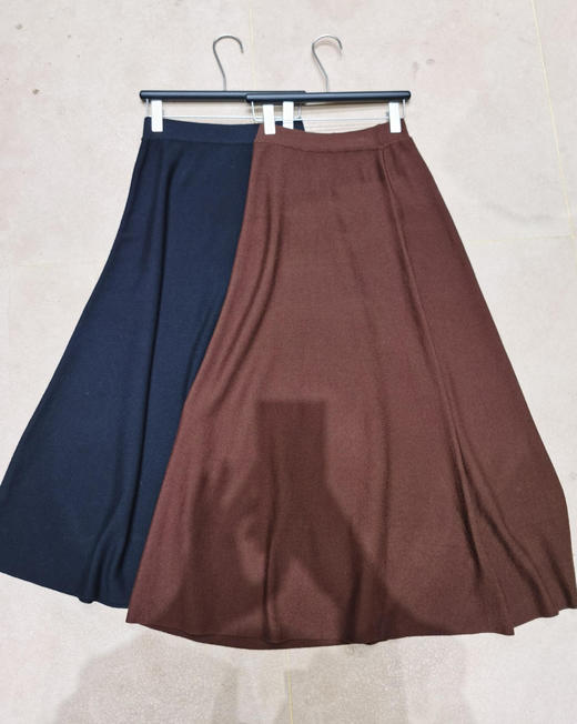 【门店同款】ENJOY秋季C温婉简约针织半裙 159354572 商品图0