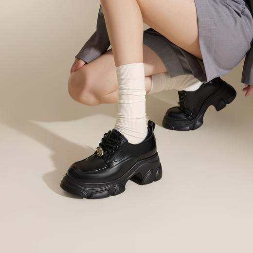 千百度厚底增高JK牛津鞋女秋冬德比鞋小皮鞋漆皮乐福鞋A24480363 商品图2