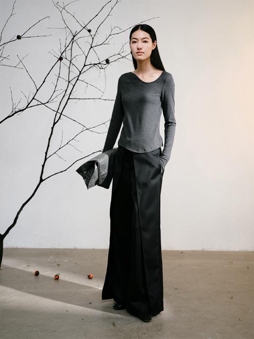 LIYIHAN24不规则上衣豌豆领打底衫春秋女修身内搭长袖t恤秋设计感 商品图1