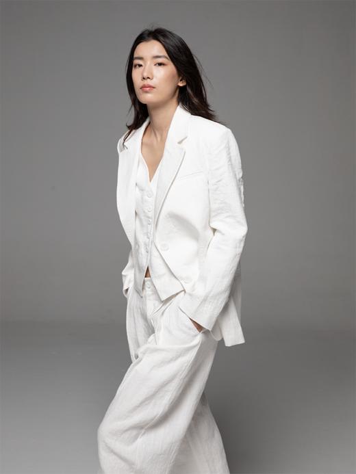 LIYIHAN 2024新款白色亚麻西装外套女休闲西服套装三件套高级感 商品图2