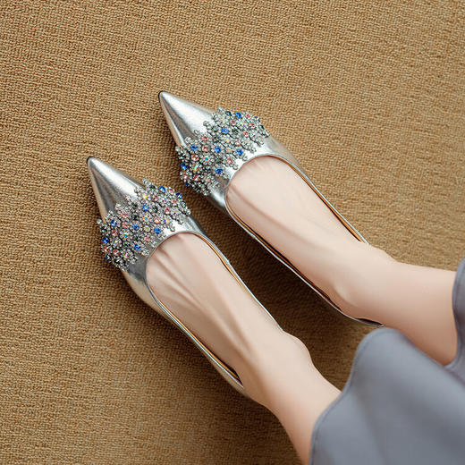 【预售5天】水钻方扣尖头浅口平底单鞋，百搭仙女风低跟鞋DB&M6019 商品图4