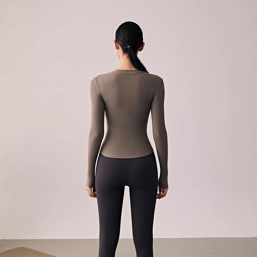 跃牌【周游世界系列】瑜伽服女圆领纽扣长袖透气高弹运动长袖 TP0770 商品图4