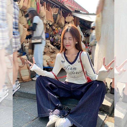 <曾小咸推荐>甜酷辣妹美式撞色V领修身长袖T恤【预售款，预计3-15天发货】 商品图1