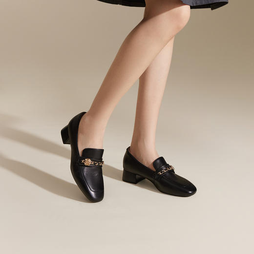 千百度羊皮粗中跟乐福鞋女秋季通勤通勤小皮鞋真皮单鞋A24411950 商品图4