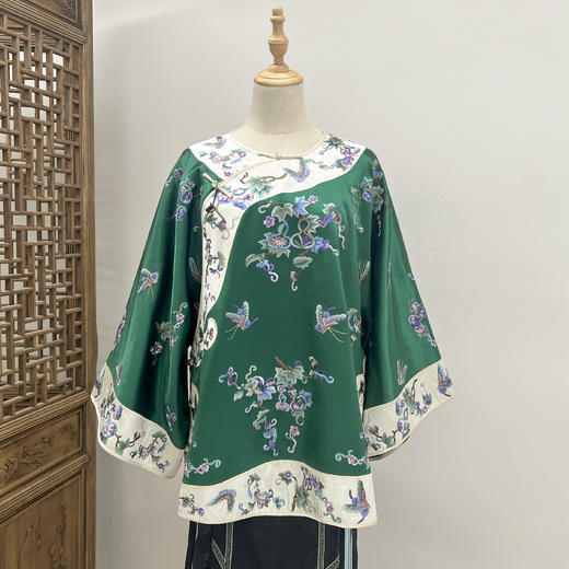 2024新款新中式国风全身刺绣斜襟上衣F231208-1 商品图3