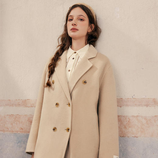 【暖冬内购】两三事温辞书瑞2024冬季新款简约双排扣系带羊毛呢外套女呢子大衣 商品图3