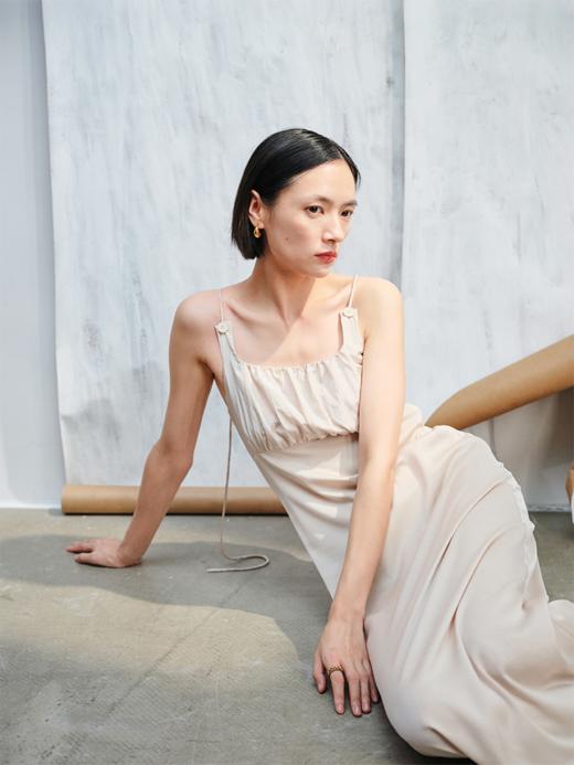 LIYIHAN 涌动 24新一字领醋酸吊带无袖连衣裙气质夏秋通勤显瘦女 商品图0