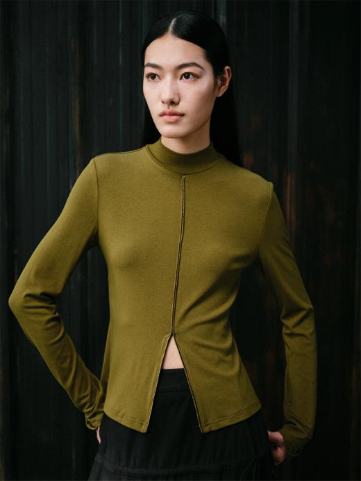 LIYIHAN 24秋设计感开叉修身上衣橄榄果绿色中领针织女24冬新款 商品图0