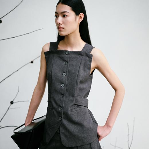 LIYIHAN 一字肩中国风折角收腰上衣气质女收腰显瘦OL通勤马夹内搭 商品图0