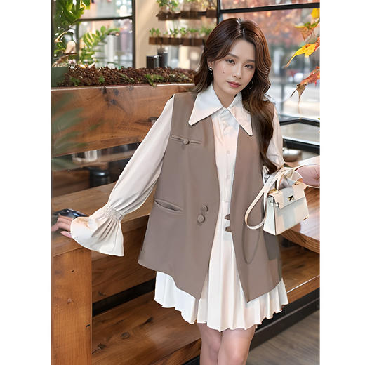 9/6奢姿大码女装2024秋季时尚马甲百褶裙翻领两件套胖妹妹时尚套装9943934053 商品图1