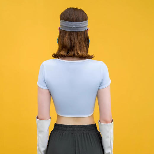 跃牌【欲动春风】系列 女短款瑜伽服短袖带胸垫防震跑步普拉提训练上衣24012 商品图3