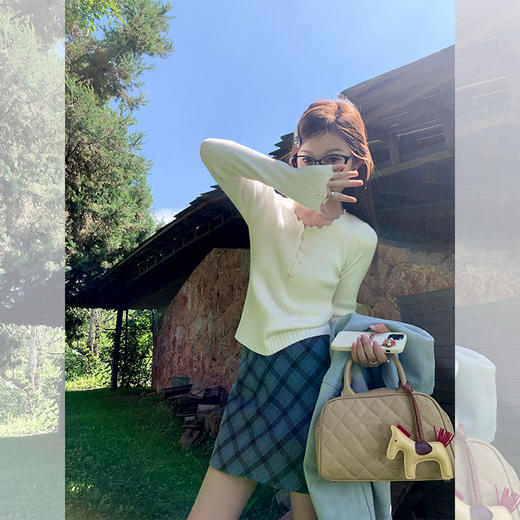 <曾小咸推荐>韩系简约花边领修身毛织打底衫 商品图1