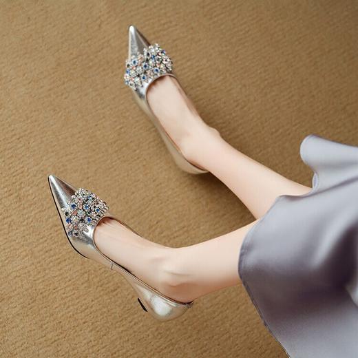 【预售5天】水钻方扣尖头浅口平底单鞋，百搭仙女风低跟鞋DB&M6019 商品图1