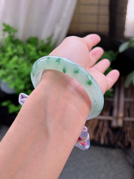 58圈口飘花翡翠手镯 商品图1