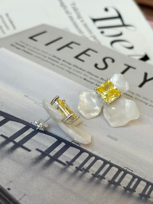 2409109    花朵 耳钉，可拆卸（5天发货） 商品图3