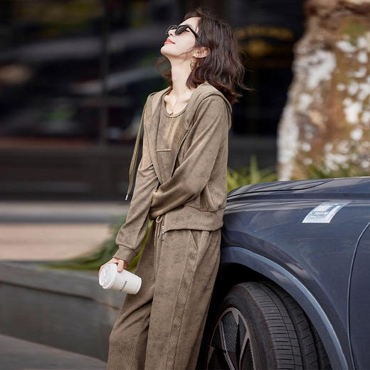 休闲时尚宽松洋气，减龄连帽卫衣吊带阔腿裤三件套套装HR-CPYY8088 商品图3