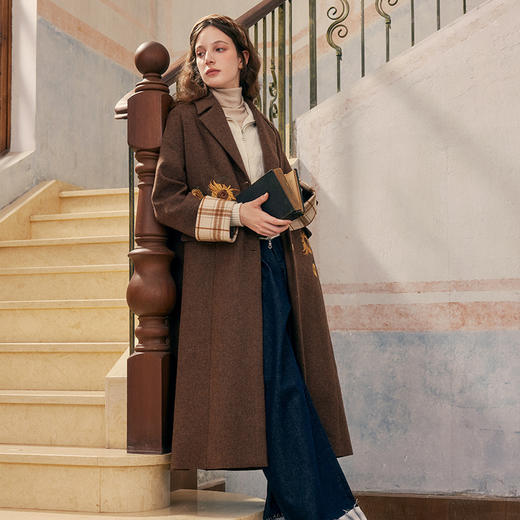 【暖冬内购】两三事梵高文艺秋叶依山2024冬季新款复古格子拼接绣花毛呢外套女 商品图1