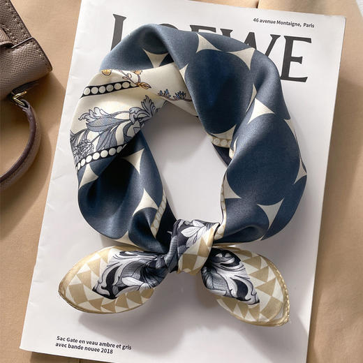 【抖音专属】真丝方巾（24715086-颜色随机） 商品图1