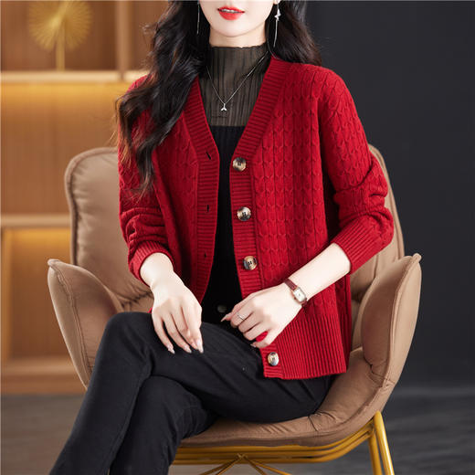 CC-26-8135针织衫开衫女宽松大码休闲红色春秋外搭短款毛衣外套女 商品图0