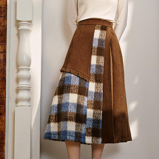 【38女王节】两三事 理想国度 2024秋季新款复古格子毛呢拼接高腰半身裙长裙 商品图3