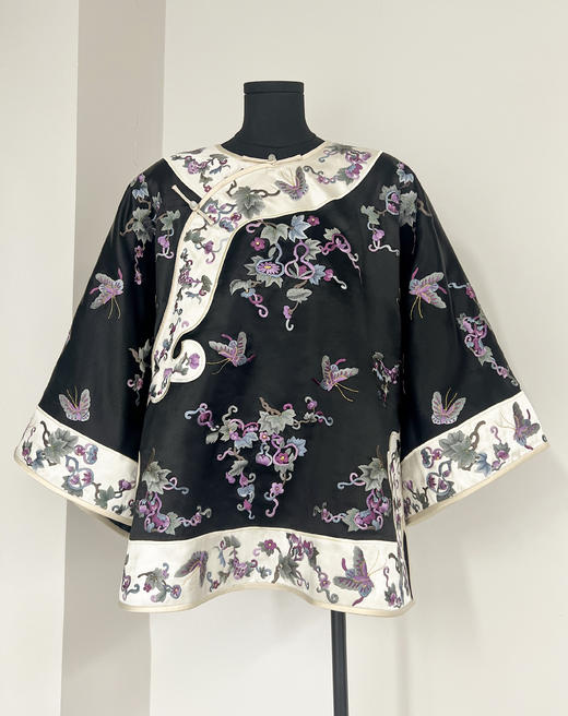 2024新款新中式国风全身刺绣斜襟上衣F231208-1 商品图1