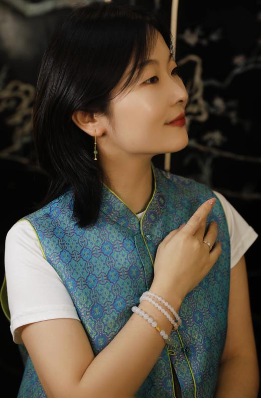 一款多戴超实用精致款碧玉莲蓬耳线～ 上耳摇曳生姿，温润古典！可调节硅胶球+可取卸碧玉设计，耳线长度自由调节，多种戴法不乏味～s925银镀金材质，佩戴不敏感！ 商品图6